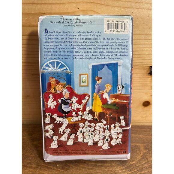 Walt Disney's 101 Dalmatians VHS Collector's Edition Black Diamond Clamshell Cas - Picture 2 of 5